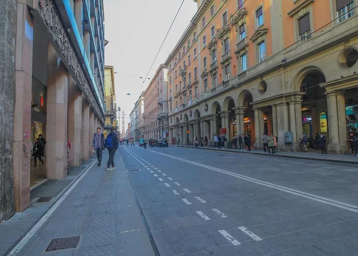 Close To Food And Shopping *