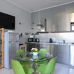 Διαμέρισμα Close To Food And Shopping *
